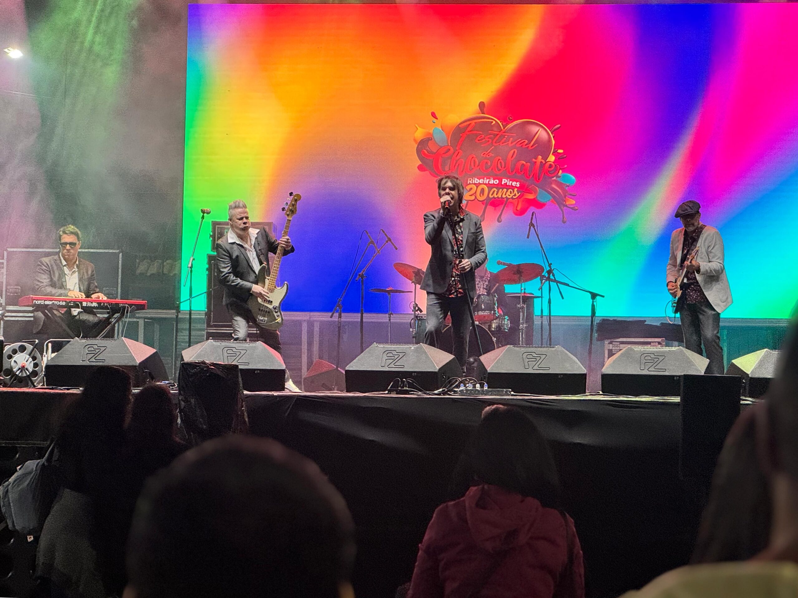 Festival do Chocolate 20 anos começa ao som de Beatles e com recorde gastronômico
